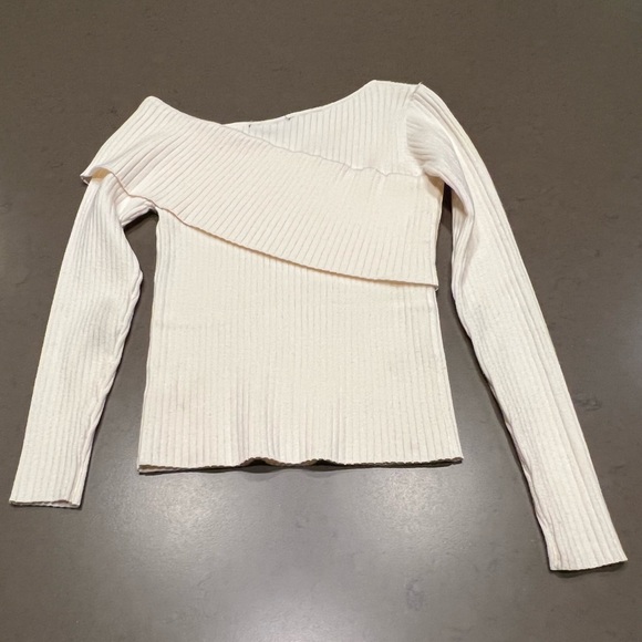Ivory Ribbed Knit Off One Shoulder Sweater Sz: XS - Picture 3 of 5
